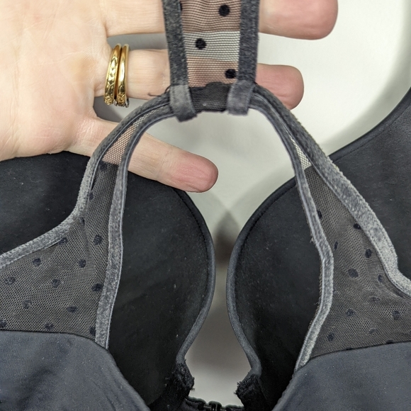 Victoria's Secret Perfect Shape Bra with velvet lining and mesh panel. - Picture 6 of 8